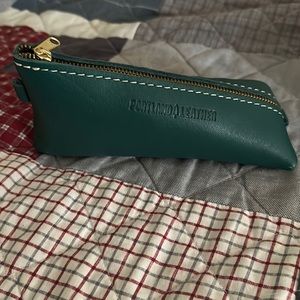 Portland Leather Alpine pouch - peacock EUC